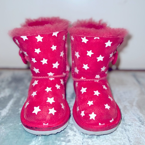 UGG Other - Ugg Kids Classic Short Il Stars boot
